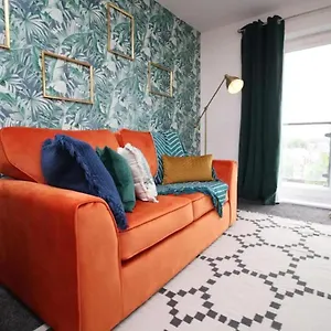 Apartment Cohost Partners | Free Parking | 2br | Smart Tv, Cardiff